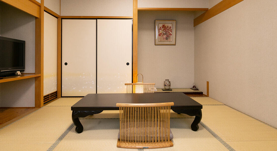 スライド画像：12畳(トイレ付き)